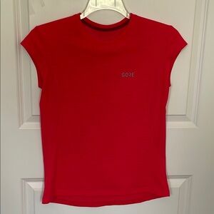 Gore  Red Workout Top Large Outdoor